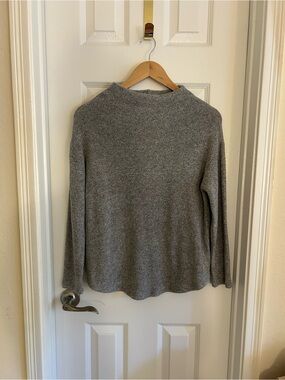 Old Navy Gray Marled Knit Pullover